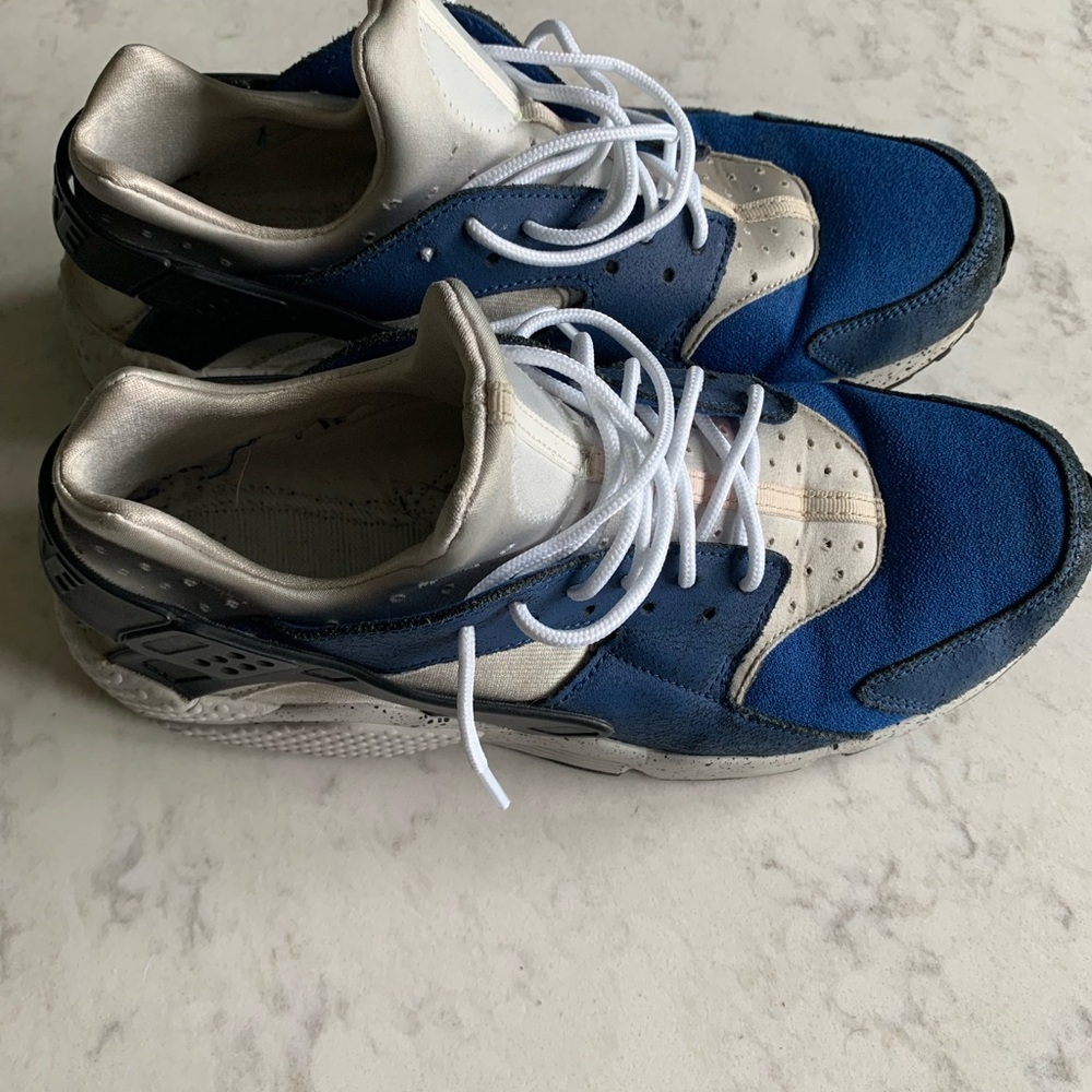 Men's Huarache Blue and White Athletic Shoes